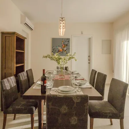 Вілла Resitour - Perneri Four Bedroom