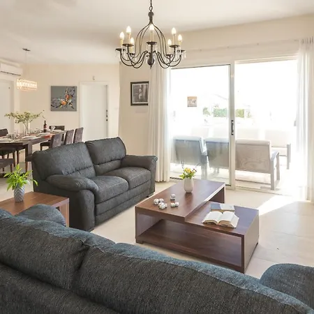 Вілла Resitour - Perneri Four Bedroom